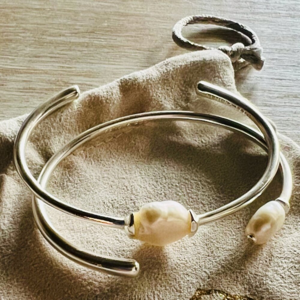 Kendra Scott Amiya Silver Cuff Bracelet with Freshwater Pearl